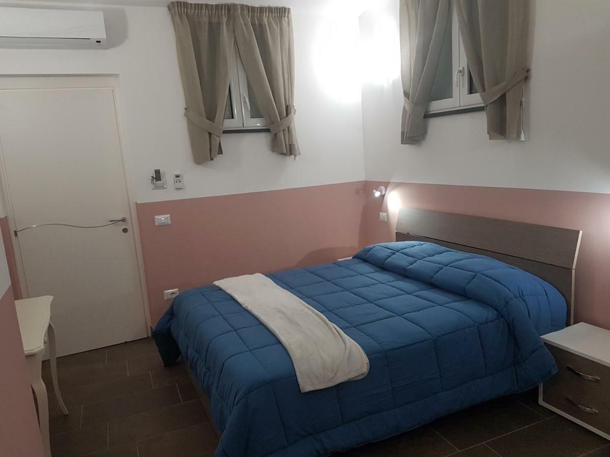 Gradoni Di Chiaia Twenty Three Panzió Nápoly Kültér fotó