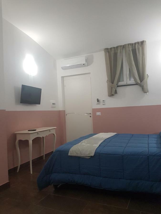 Gradoni Di Chiaia Twenty Three Panzió Nápoly Kültér fotó